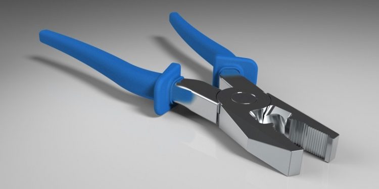 Klešče v škatli z orodjem ne smejo manjkati