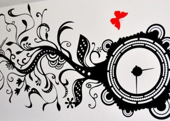 Stenske ure so ponovno v modi