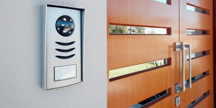 Protivlomna vrata lahko učinkovito zaščitijo vaš dom