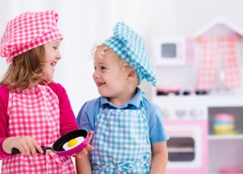 Otroške lesene kuhinje